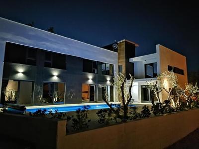 Na prodej dvoupodlažní apartmán v nové vile, Vir, Chorvatsko