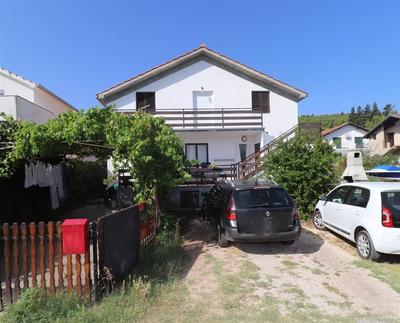 Na prodej dům s 2 bytovými jednotkami, Bilice, Chorvatsko