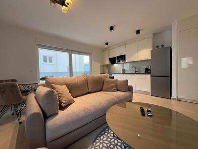 Na prodej vybavený moderní apartmán s terasou, Makarská, Chorvatsko