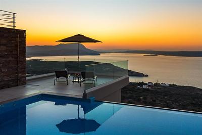 Na prodej moderní vila s úžasným výhledem na moře, Kréta, Řecko