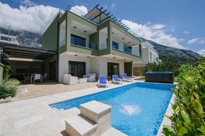 Na prodej luxusní vila s bazénem, Makarská, Chorvatsko