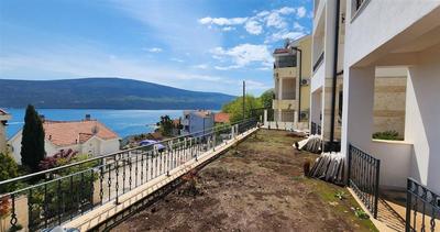 Na prodej nový apartmán s výhledem na moře, Bijela, Černá Hora