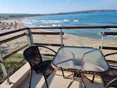 Na prodej exkluzivní apartmán na skvělém místě, 1. řada u moře, Sozopol, Bulharsko