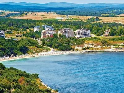 Na prodej prostorný apartmán v komplexu Hermes Club Hotel and Apartments u moře, Carevo, Bulharsko