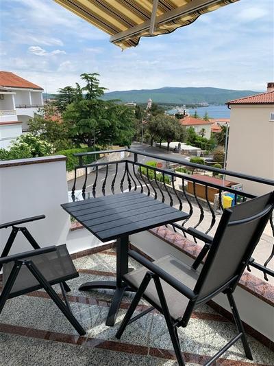 Na prodej apartmán s 1 ložnicí v centru města, Krk, Chorvatsko