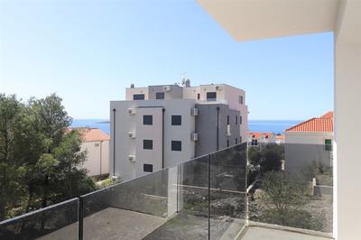 Na prodej nový apartmán s výhledem na moře, Primošten, Chorvatsko