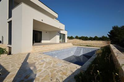 Na prodej nově postavená moderní  vila s bazénem, Brodarica, Chorvatsko