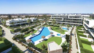 Na prodej apartmán se 3 ložnicemi a terasou, Torrevieja, Španělsko