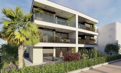 
Na prodej pěkný apartmán s 2 ložnicemi blízko moře a pláže, Medulin,  Chorvatsko
