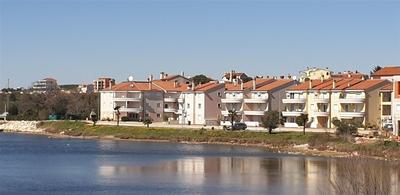 Na prodej apartmán se 3 ložnicemi v bezprostřední blízkosti moře,  Medulin, Istrie, Chorvatsko