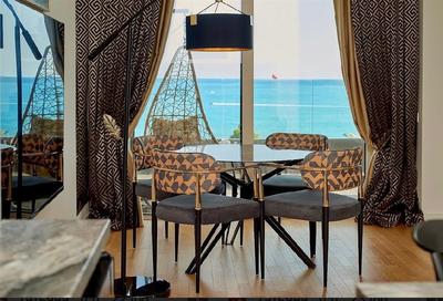 Na prodej jednoložnicový apartmán v první linii u moře v Bečići, Černá Hora 