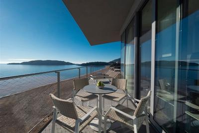Na prodej luxusní apartmány u moře v hotelovém komplexu v Bečiči, Černá Hora