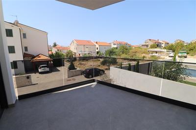 Na prodej nový apartmán s 2 ložnicemi poblíž moře, Brodarica, Chorvatsko