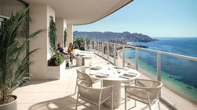 Na prodej moderní apartmán 2+kk s panoramatickým výhledem a terasou v Benidormu, Costa Blanca, Španělsko.