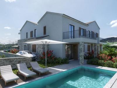 Na prodej nový řadový dům ve středomořském stylu s bazénem v blízkosti moře, Jezera, ostrov Murter, Chorvatsko