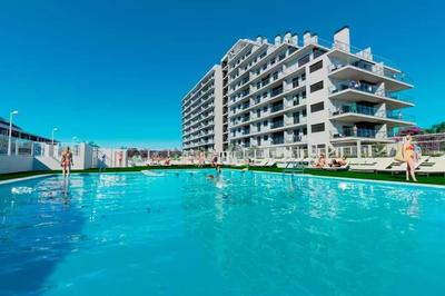 Na prodej nový dvouložnicový apartmán v sedmém patře s velkou terasou a překrásným přímým výhledem na moře, Torre la Sal, Cabanes, Španělsko 