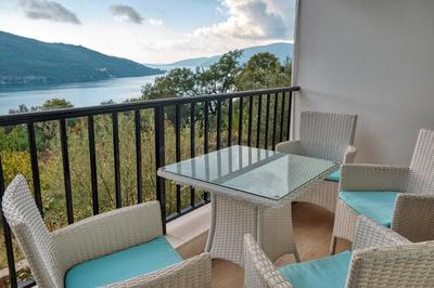 Na prodej prostorný mezonet s výhledem na moře, Kumbor,  Herceg Novi, Černá Hora 