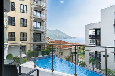 Na prodej moderní apartmán s panoramatickým výhledem na moře v Bečiči, Černá Hora 